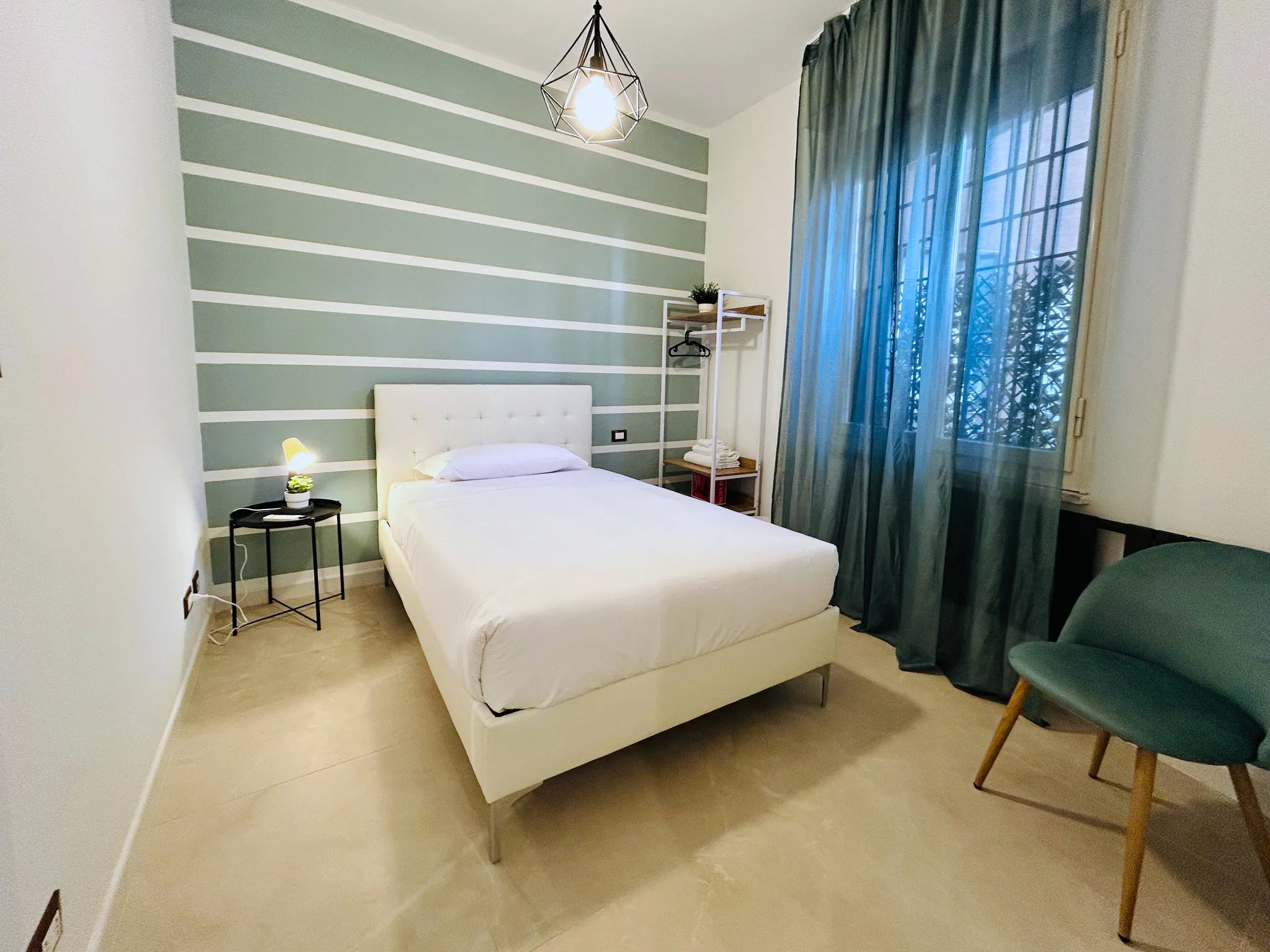 Camera Singola Standard con Doccia — Bologna Station Suites